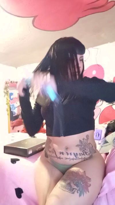 Aleja69hot from Chile