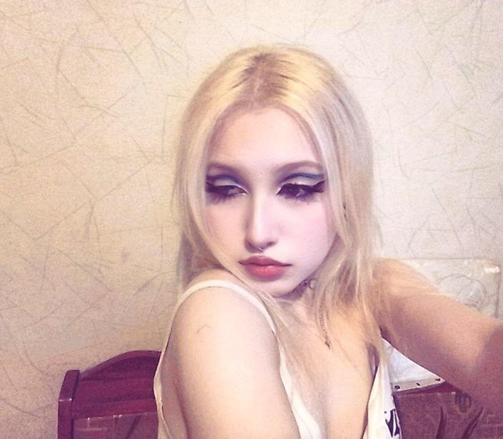 CharlenaLouras from France