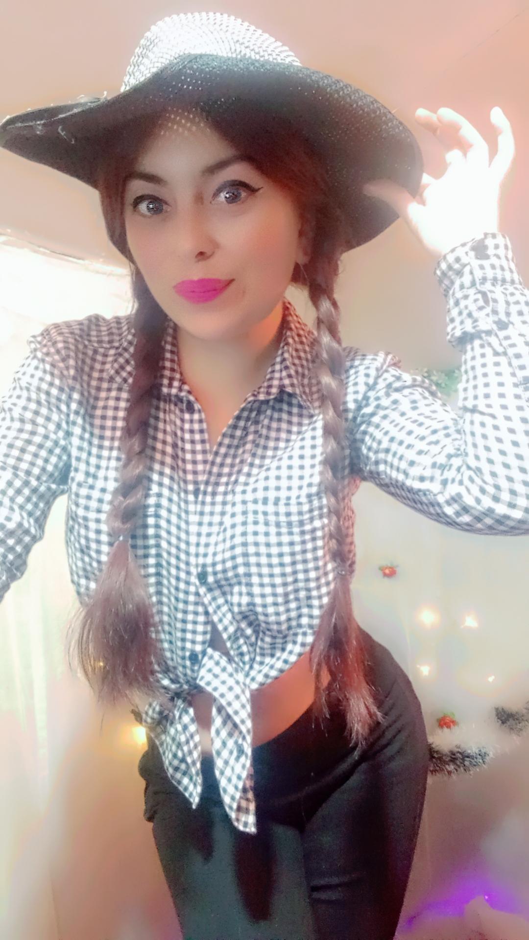 Danna_zv from Colombia