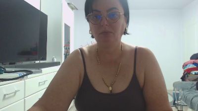 Emyllywhite1982 from Romania