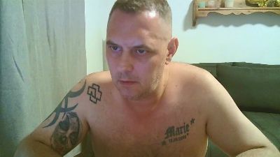 Hornysexy79 from Belgium
