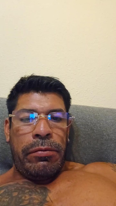 Leonsalvajexxx from Spain