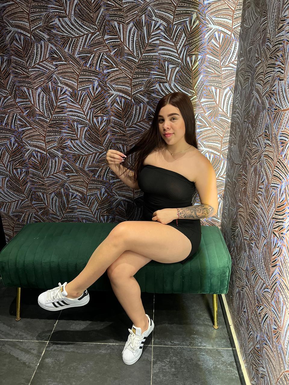 Madeleine_Belle from United States