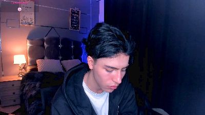 christopher_771 from Colombia