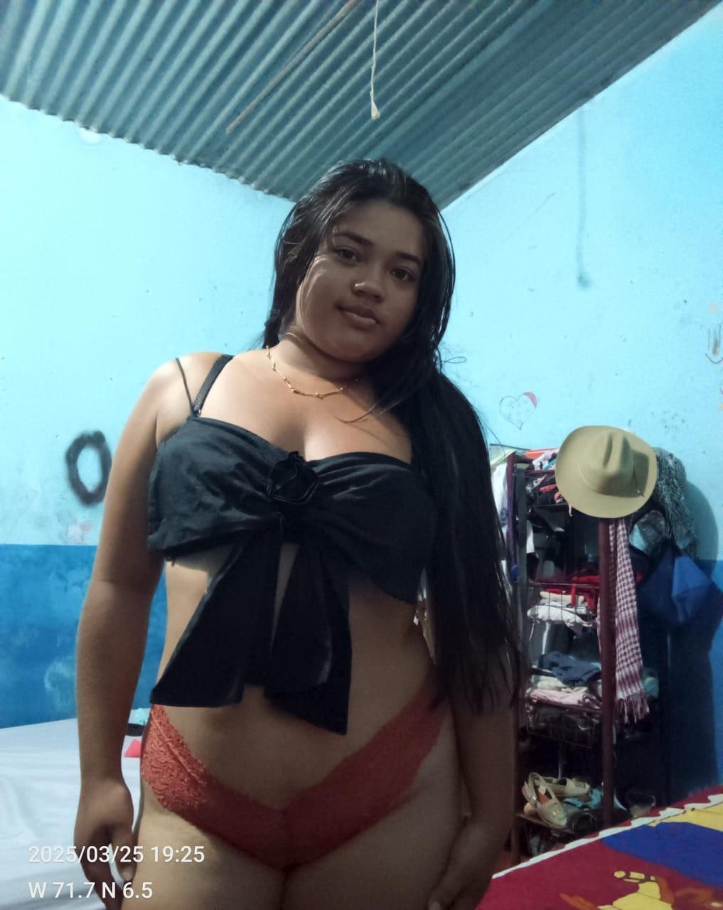 valentinahot65 from Colombia